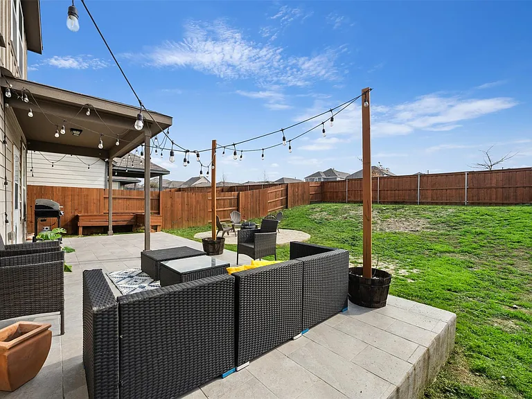 328 Thornless Cir — Photo 29