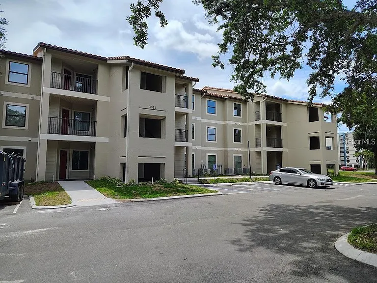 3024 Parkway Blvd #106 — Photo 2