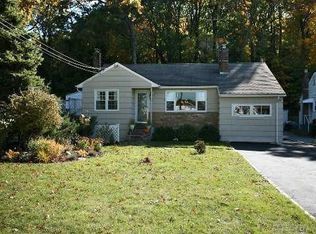 109 Shore Rd, Glen Cove, NY 11542