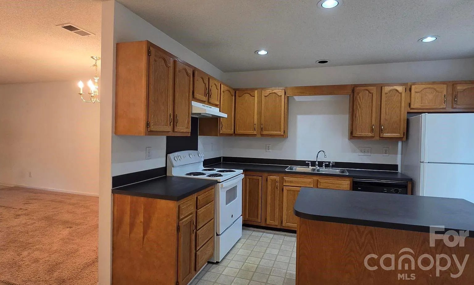 3 bed, 2.5 bath, $1,825 — Photo 4