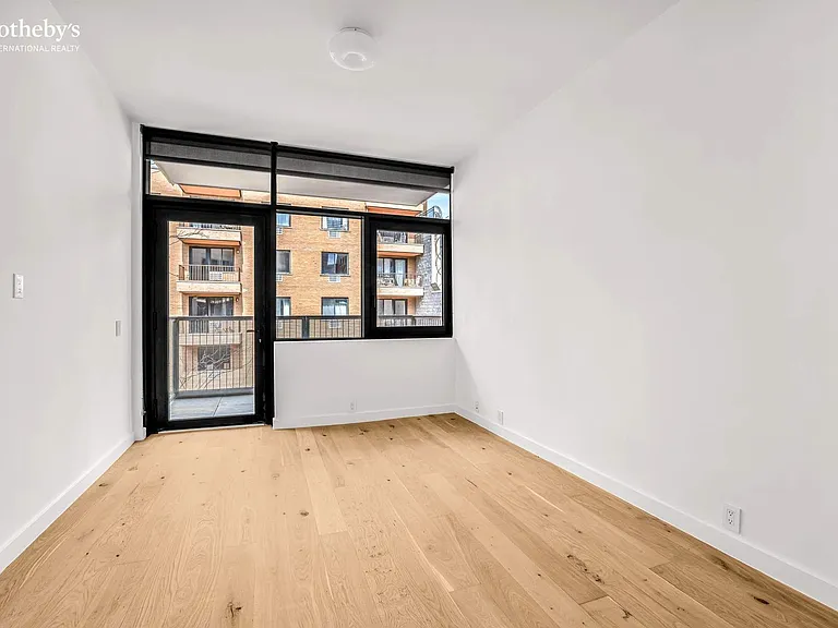 277 E 7th St #4 — Photo 13