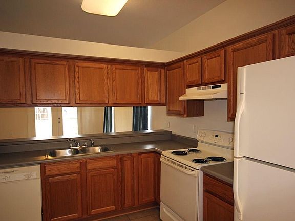 5th image of 8960 Abbington Dr