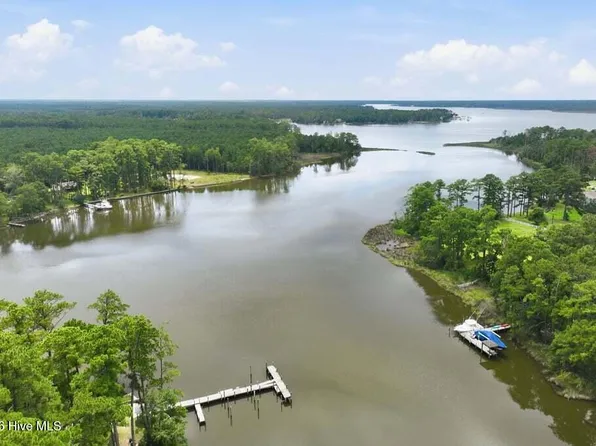 102 Cummins Creek Road, Beaufort, NC 28516