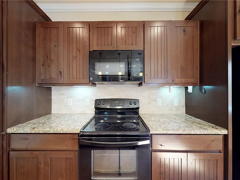 3412 Cullen Trl — Photo 5
