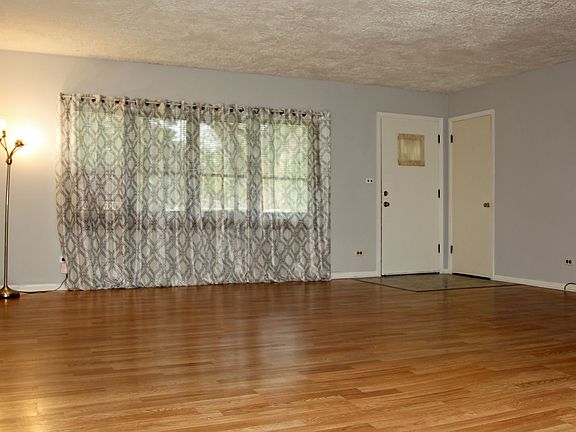 2nd image of 119 S Pleasant Ave