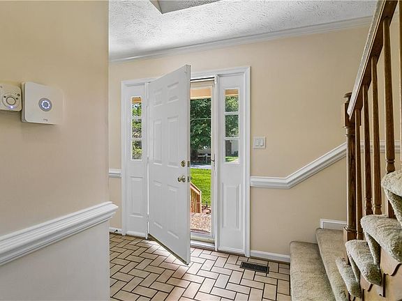 5th image of 101 Cranwood Ct