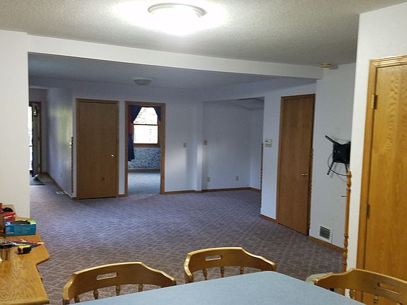 3rd image of 420 E Ann St
