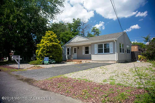 3139 Hiawatha Ave photo 1