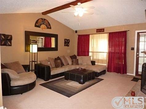 3rd image of 100 Greenwood Ct