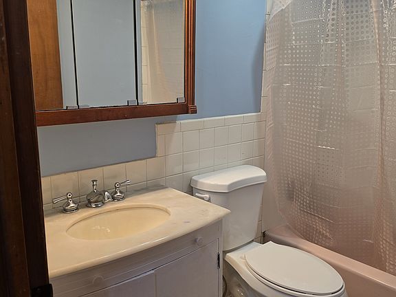 5th image of 3806 Kaiser Ave NE