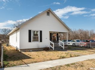 609 N 18th St, Herrin, IL 62948