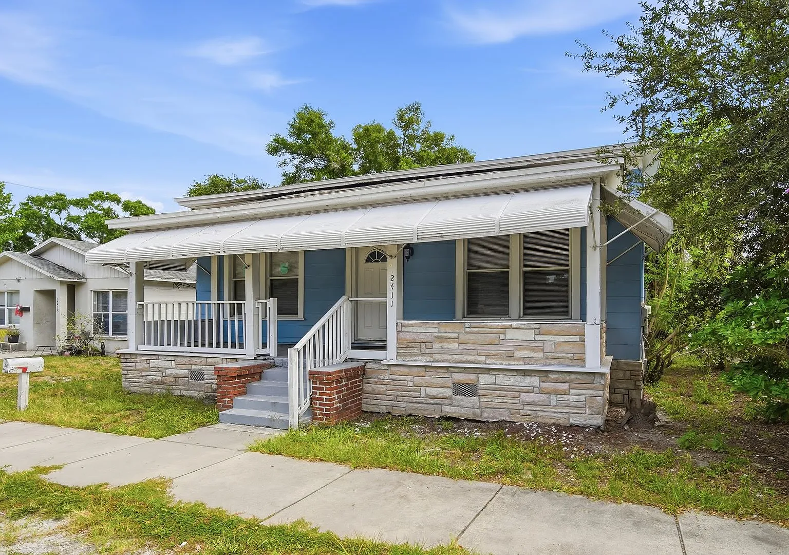 Charming 3-Bedroom Home in Historic Ybor City with Open Floor Plan & Vaulted Ceilings — Photo 3