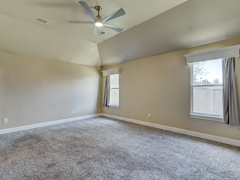 2104 Del Simmons Dr — Photo 45