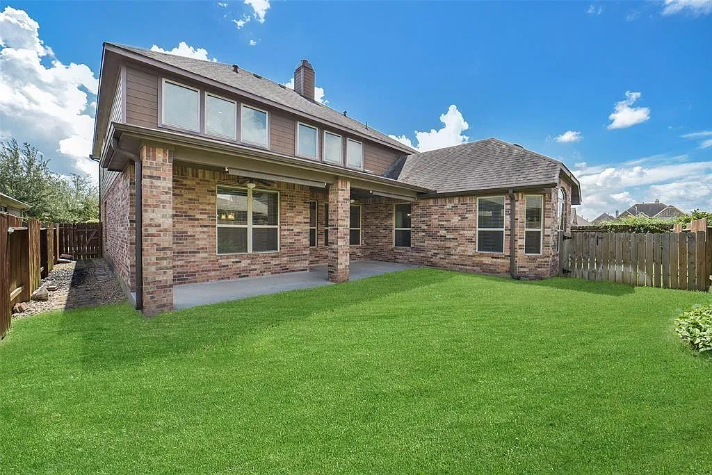 4 bed, 3.5 bath, 3795 sqft, $3,960 — Photo 3