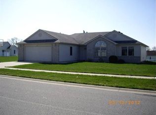 327 Sunstar Cir, Angola, IN 46703