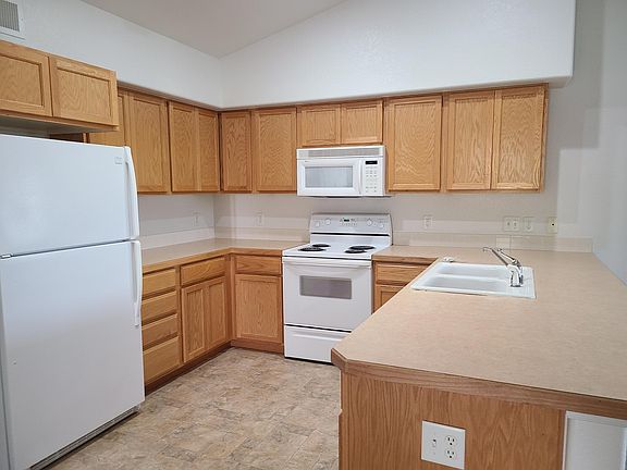 3rd image of 110 Beacon Way Unit 5H