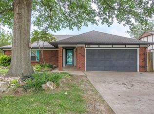 1304 S 30th St, Broken Arrow, OK 74014