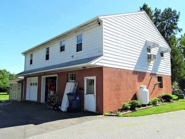267 W Main St, Leola, PA 17540