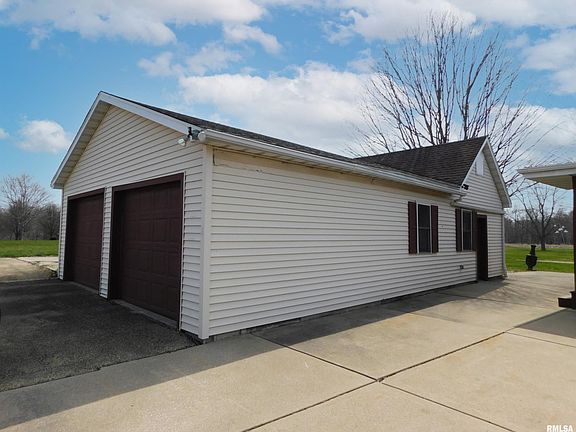 3rd image of 130 Barrington Ln