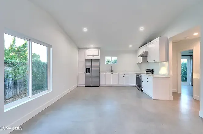 219 Sandberg St #B — Photo 1