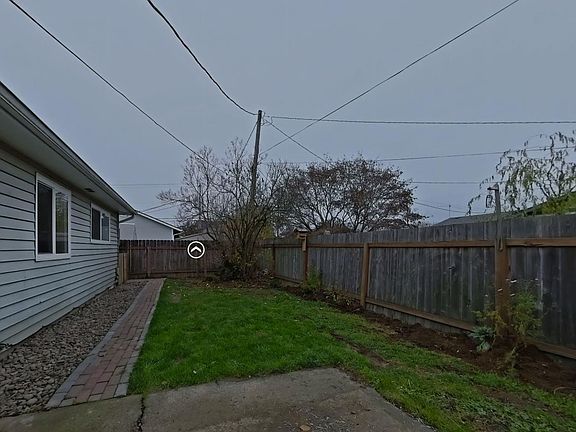 5th image of 335 28th Ave SE