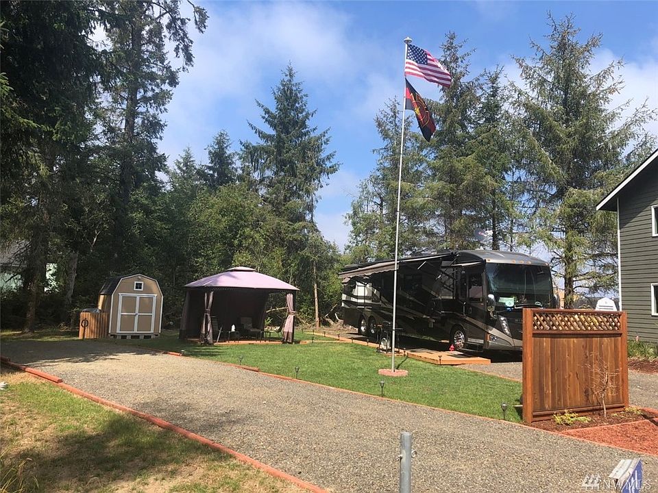 1st image of 184 SE Murphy Ct