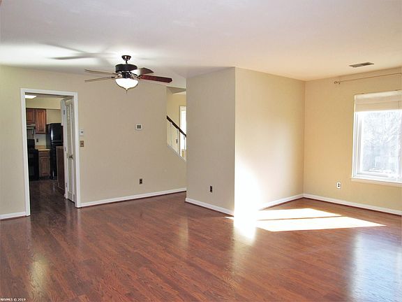 4th image of 1739 Donlee Dr