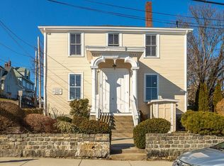 7 Beacon St, Gloucester, MA 01930