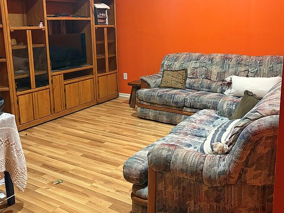 4th image of 3010 Greenbriar Springs Dr