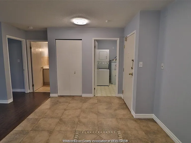 3000 Sandwich St #201 — Photo 8