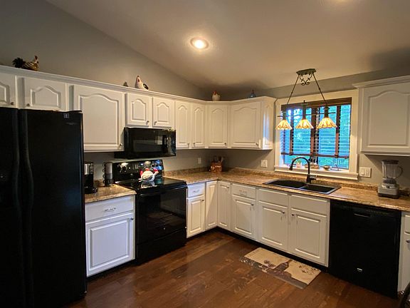 4th image of 21 Fenwick St #21