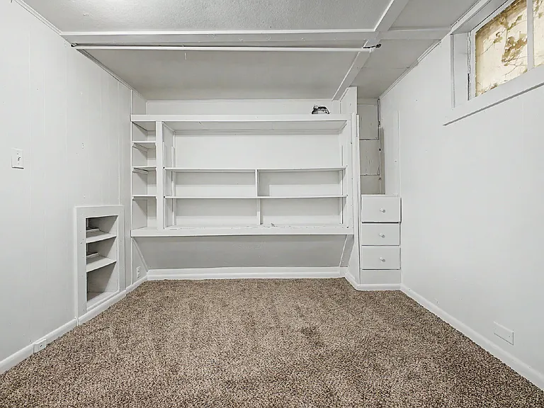 1230 S Grape St — Photo 27