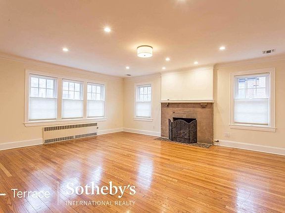 3rd image of 712 Burns St
