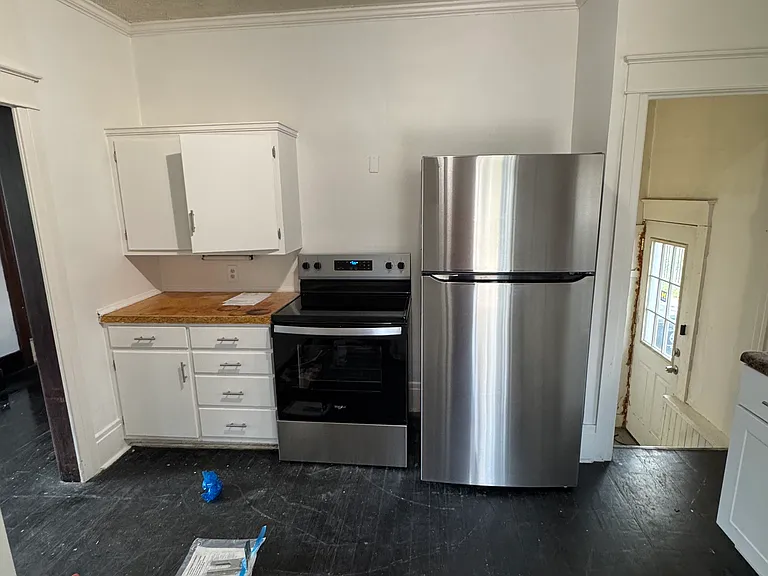 807 Avon St — Photo 2