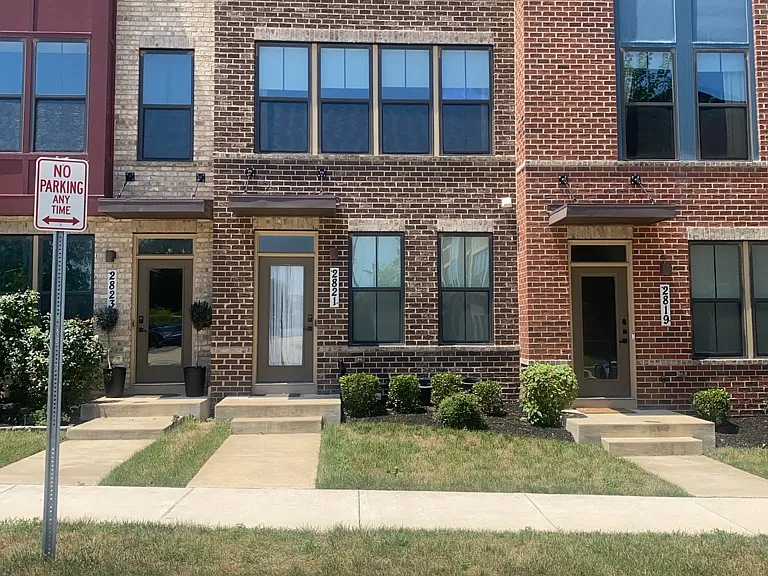 2821 Evansgreen Dr — Photo 1