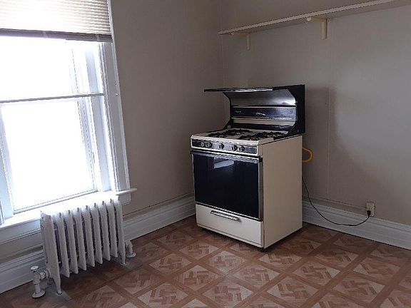 5th image of 453 Penora St APT 5