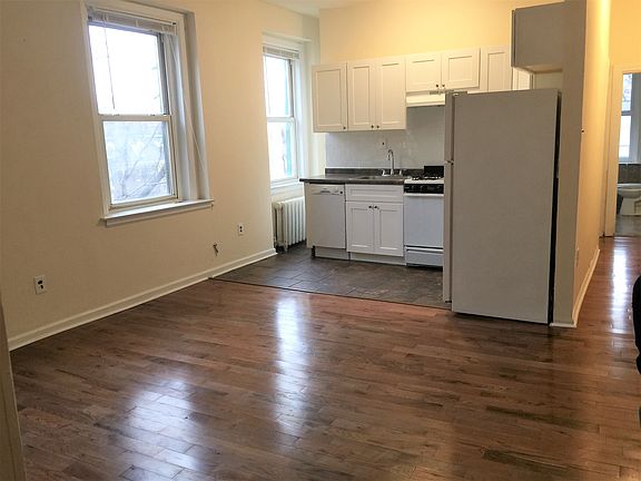 Living/dining/kitchen