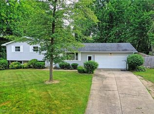 60 Woodleigh Ct, Youngstown, OH 44511