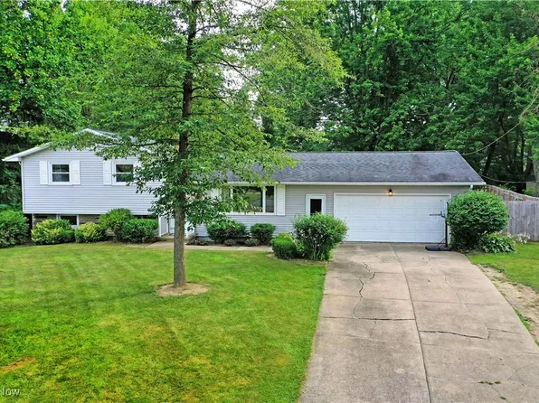 60 Woodleigh Ct, Youngstown, OH 44511