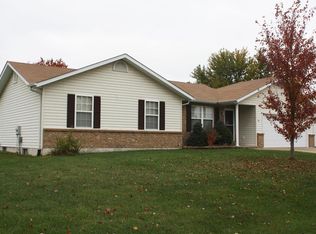 27 Rawhide Ct, Warrenton, MO 63383