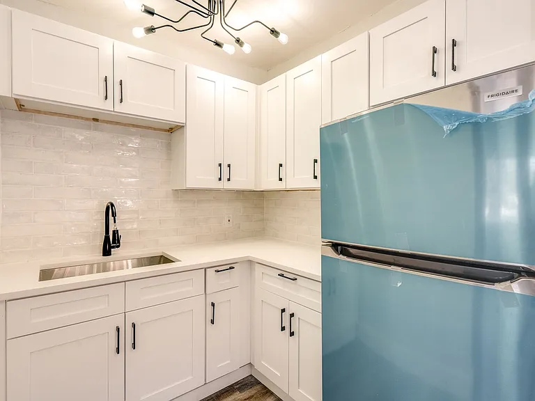3209 Archwood Avenue 3773 West 33rd St — Photo 43