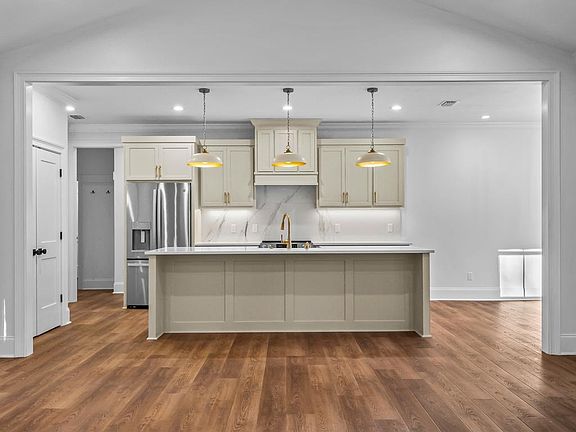 4th image of 83 Savannah Forest Cir