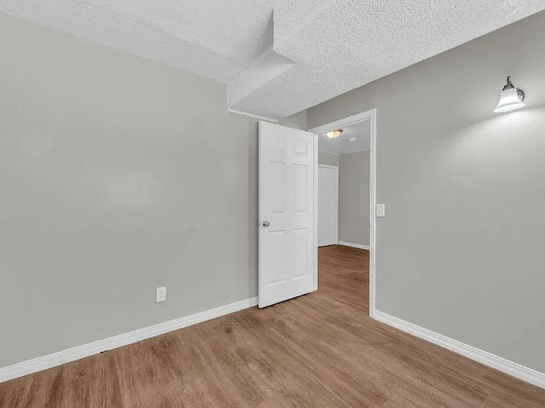3700-3710 Warwick Blvd — Photo 51