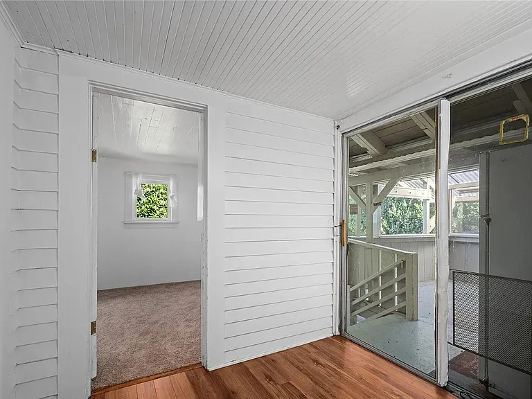 1502 E Maplewood Ave — Photo 10
