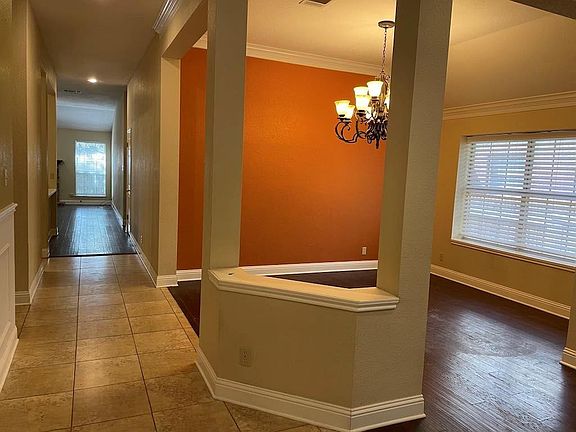 4th image of 1313 Nightingale Dr