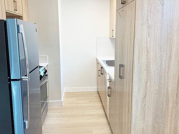 2nd image of 775 Indiana Ave #2