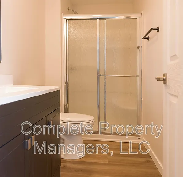 821 Jefferson Ave #3 — Photo 6
