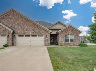 200 Village Brook Dr #B, Elizabethtown, KY 42701