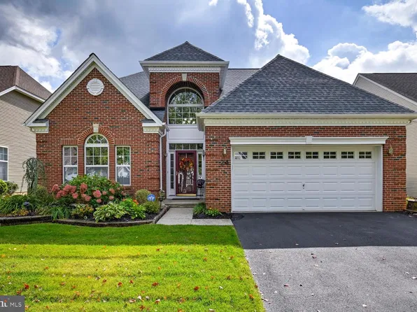 24 Monte Carlo Dr, Hamilton, NJ 08691