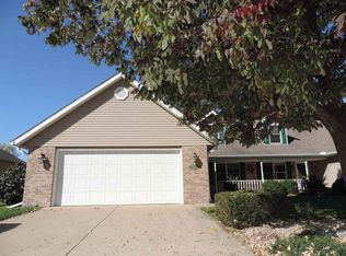 1937 Dane Kelsey Dr, Pekin, IL 61554